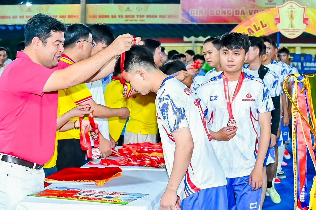 Đội Cơ điện Long An giành giải Ba.