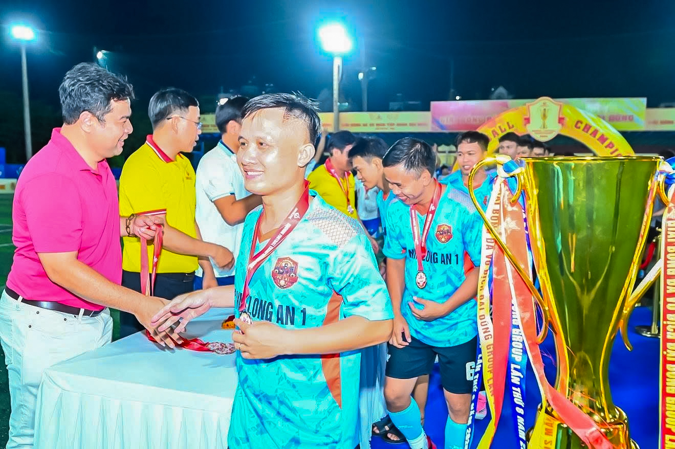 Đội Long An 1 giành giải Nhì.